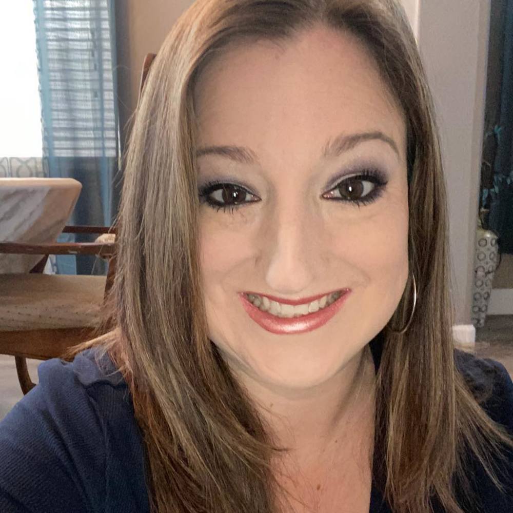 Meet your Posher, Cassandra